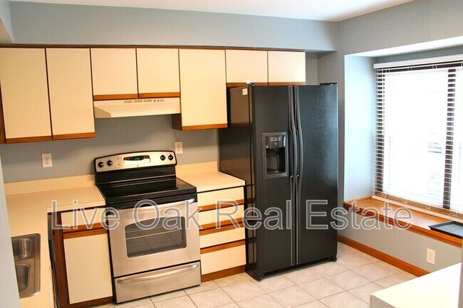 Building Photo - 1809 Sechrist Ct