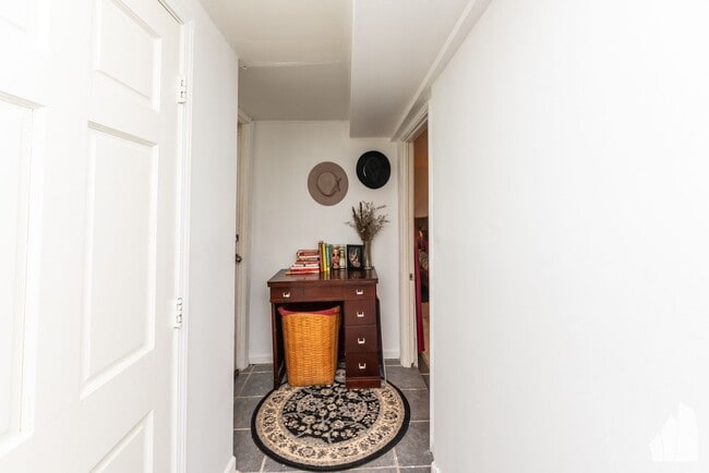 Building Photo - 2005 W Race Ave