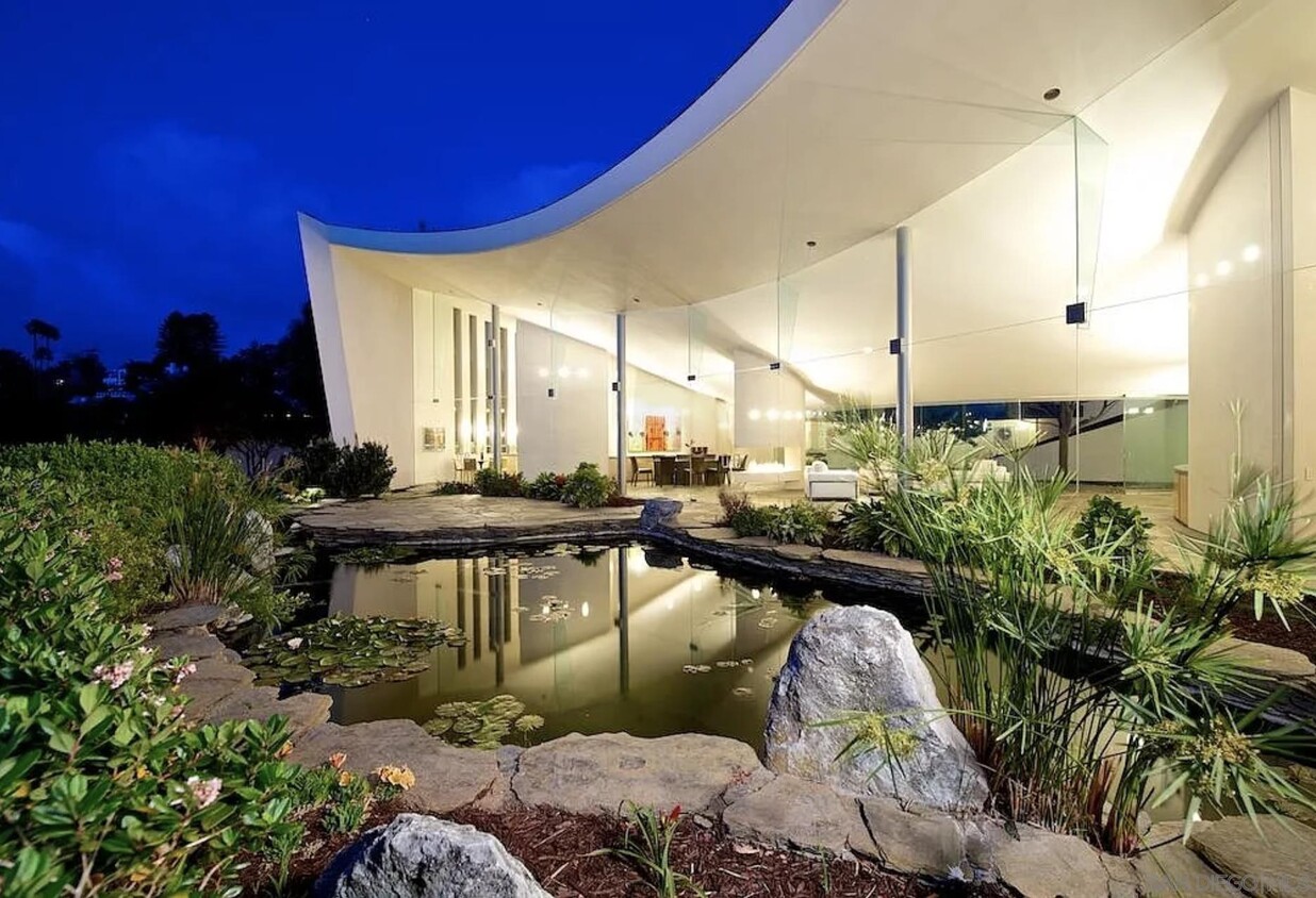 Foto principal - 724 Muirlands Vista Way