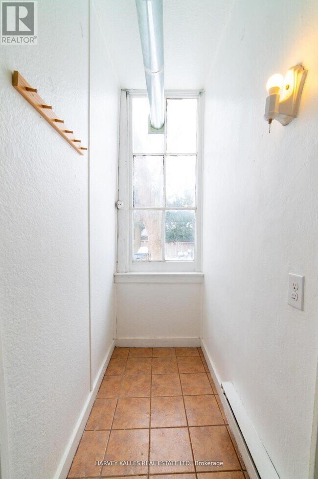 Photo du bâtiment - 678 Huron St