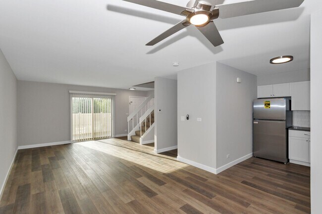Building Photo - 542 Del Lago Dr