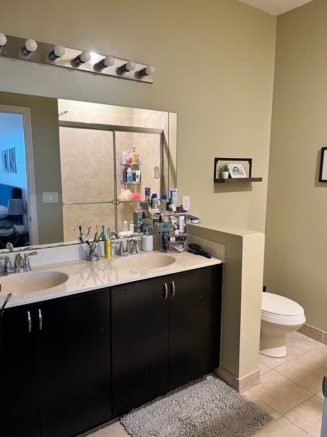 Foto del edificio - 216 SW 7th Ct