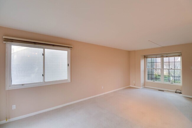 Foto del edificio - Rochester Hills 3 Bedroom Detached Condo