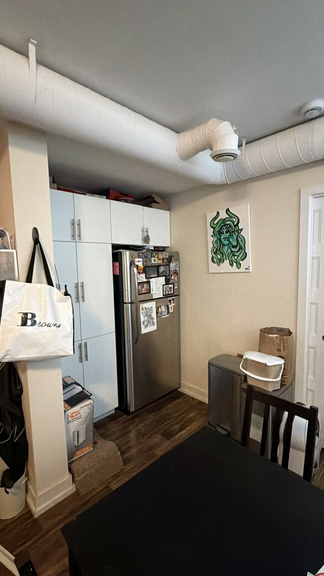 Building Photo - 144 Barrette St