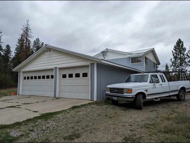 Building Photo - 5918 E Day Mt Spokane Rd