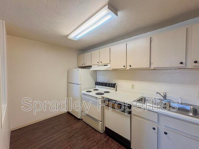 Building Photo - 608 John Paul Jones Dr