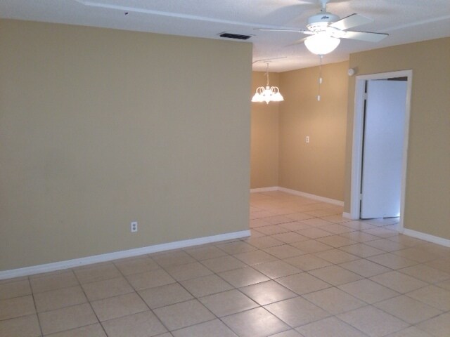 Building Photo - 104 INWOOD CR BRANDON, FL 33510
