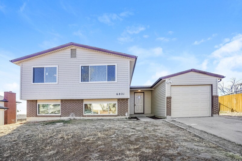 Primary Photo - 6821 Mescalero Drive, Colorado Springs, CO...