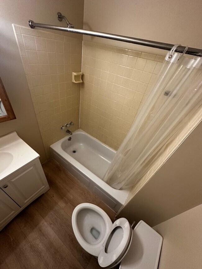 Foto del edificio - 1694 St Paul St