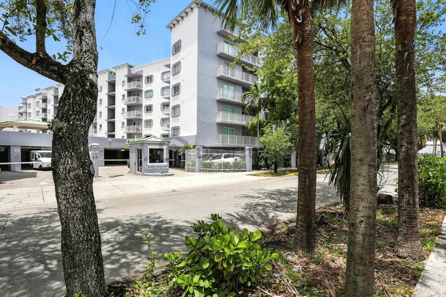 Foto del edificio - 2415 NW 16th Street Rd