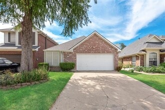 Building Photo - 465 El Rio Dr