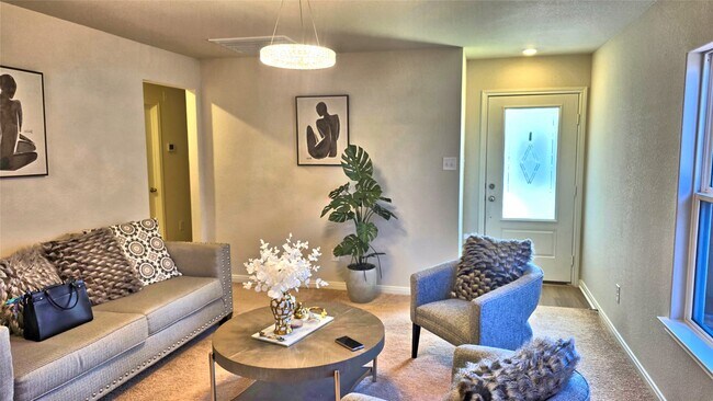 Building Photo - 16351 Sweet Grv Dr