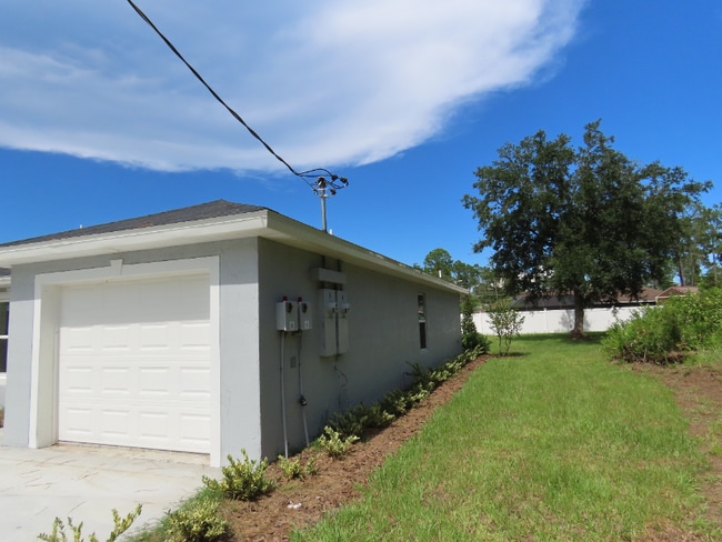 Building Photo - 17 Riddle Dr