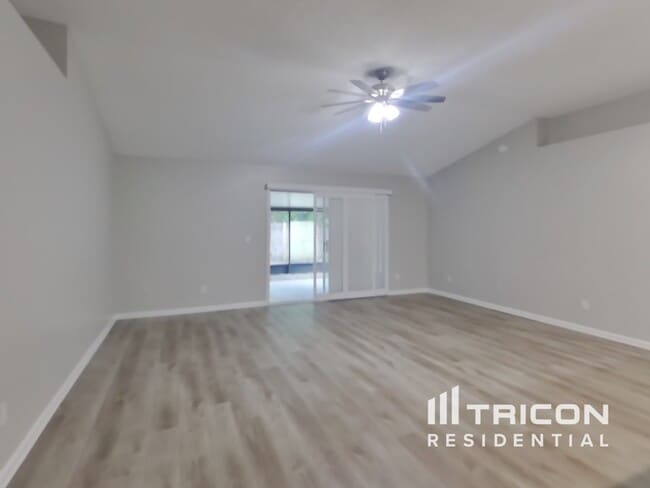 Foto del edificio - 3870 Chapelgate Rd