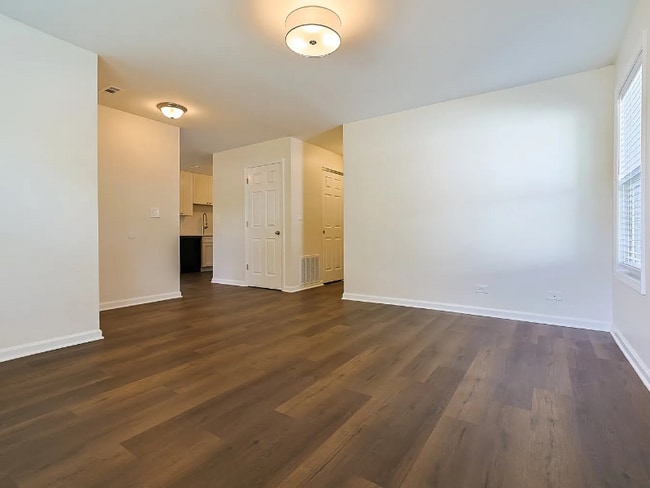 Building Photo - 1064 Crestwood Ln