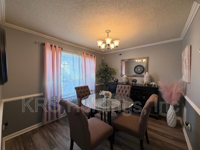 Building Photo - 709 Emerald Ct