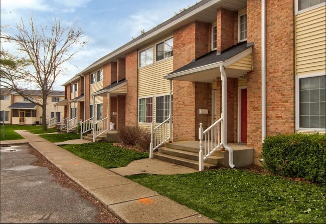 Exterior del complejo - Arbor Pointe Townhomes