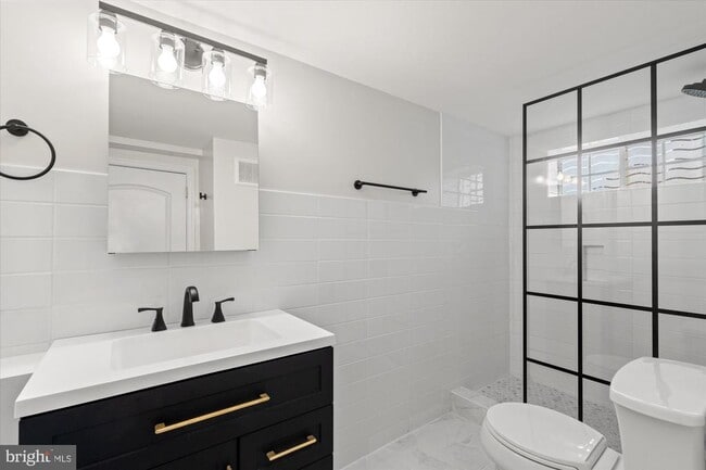 Foto del edificio - 1700 Dewitt Ave