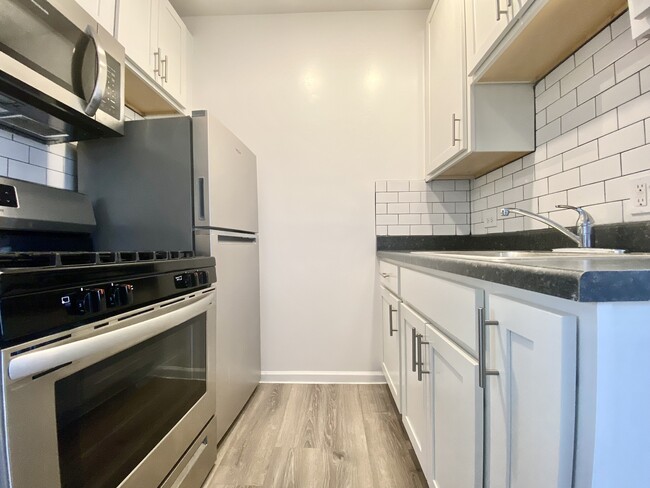 Sample 1 Studio - Available Now - 4241 Kenmore Apartments