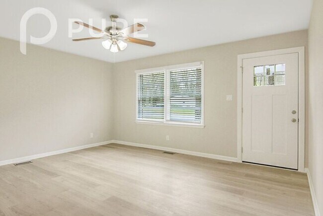 Foto del edificio - 1700 Woodland Rd