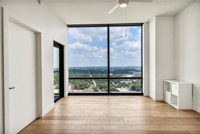Building Photo - Apartment for Rent
