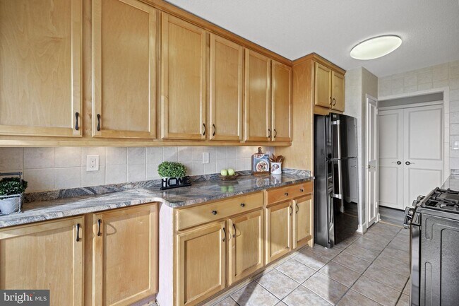Foto del edificio - 501 Slaters Ln