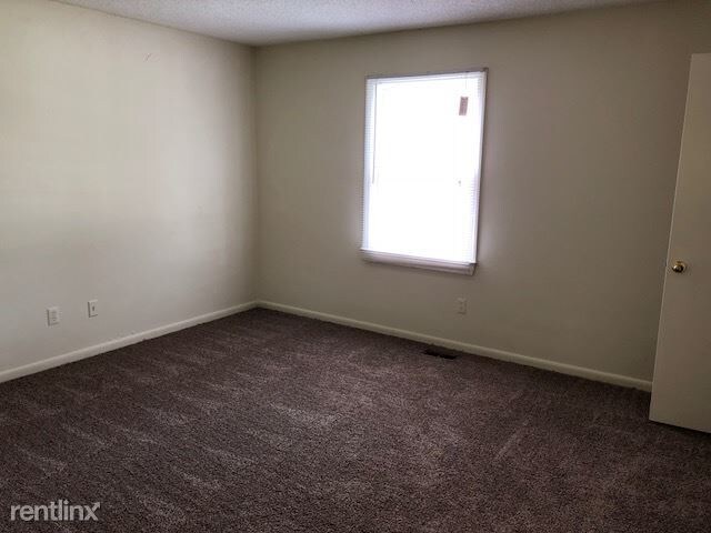 Building Photo - 2 br, 1.5 bath  - Colonial Arms Apartments