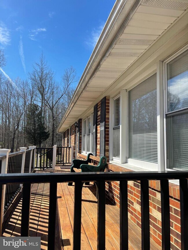 Building Photo - 6066 Shady Side Rd