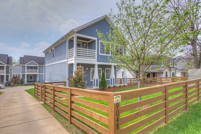 Building Photo - 904 Delmas Ave
