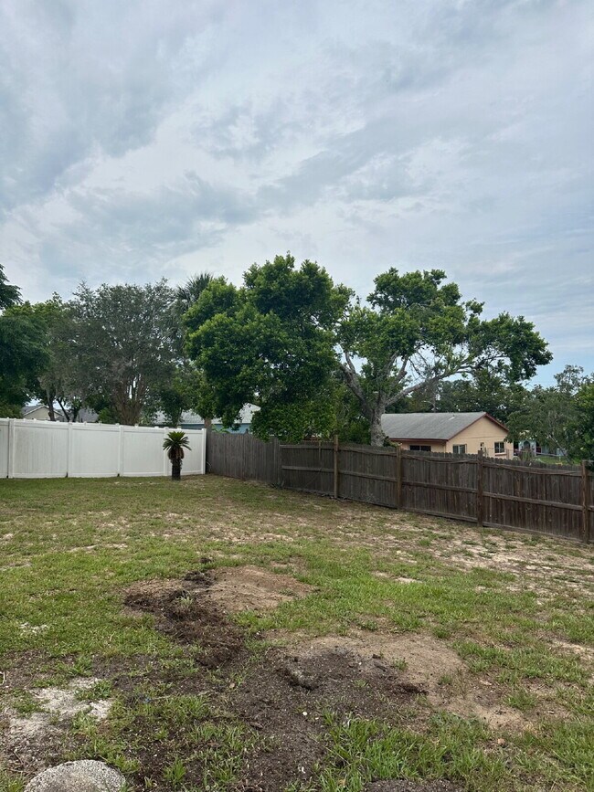 Foto del edificio - Cute 2 Bedroom, 2 Bathroom, 1 Car Garage H...