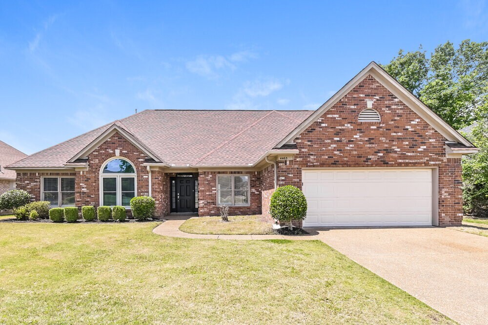 Primary Photo - 4463 Whispering Bend Dr