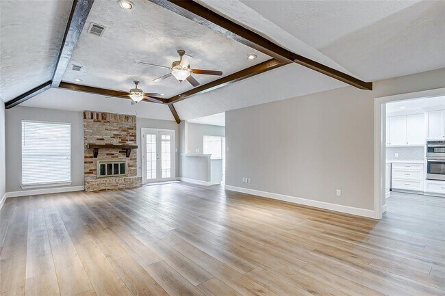 Foto del edificio - 2234 Woodland Park Dr