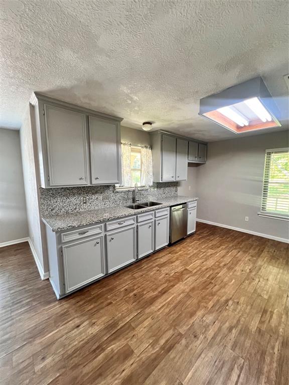 Foto del edificio - 8431 Hasty Ln