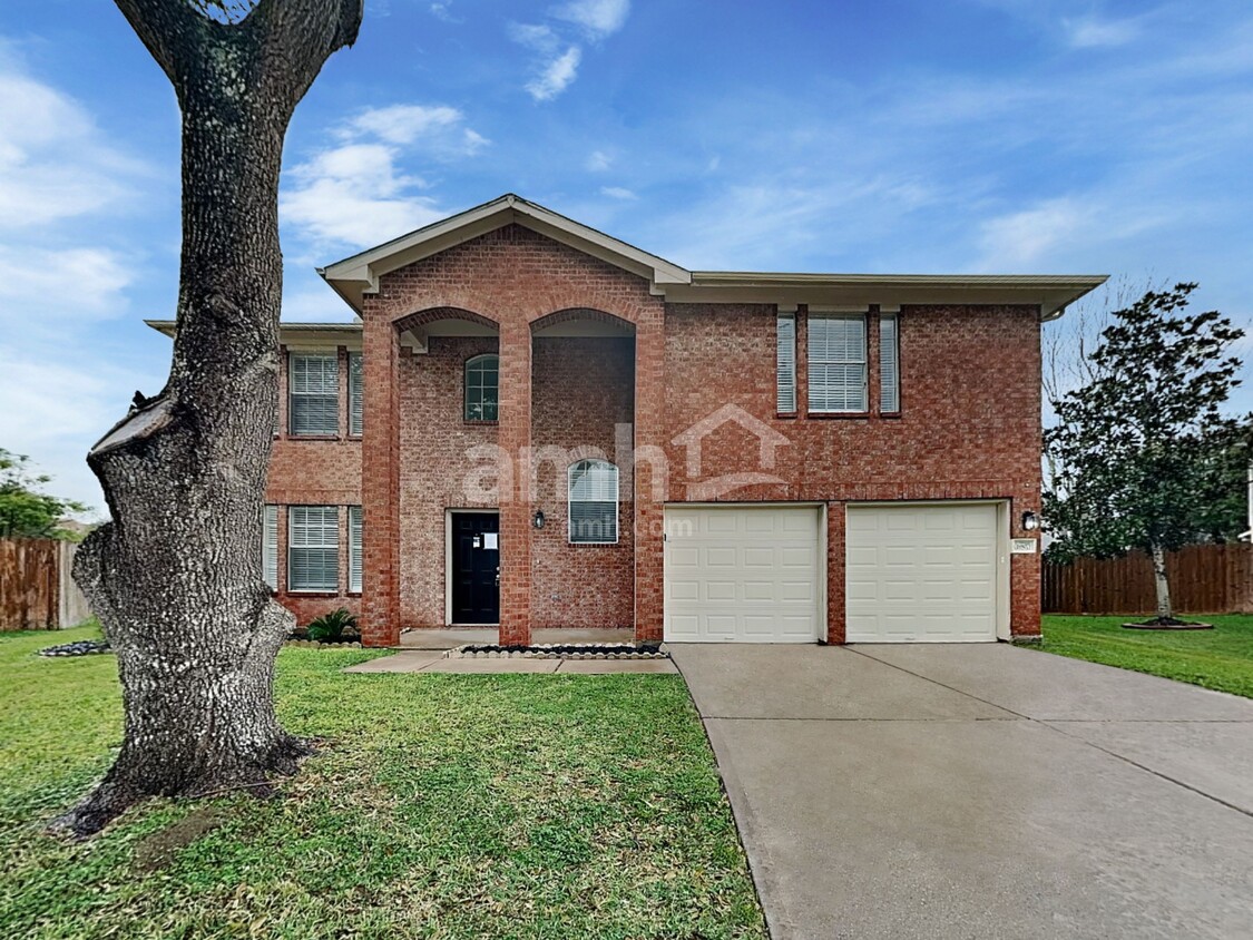 Foto principal - 16807 Pheasant Creek Ct