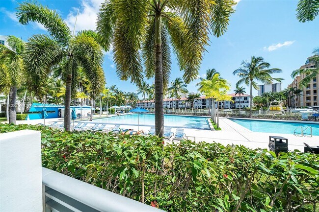 Foto del edificio - 2950 NE 188th St