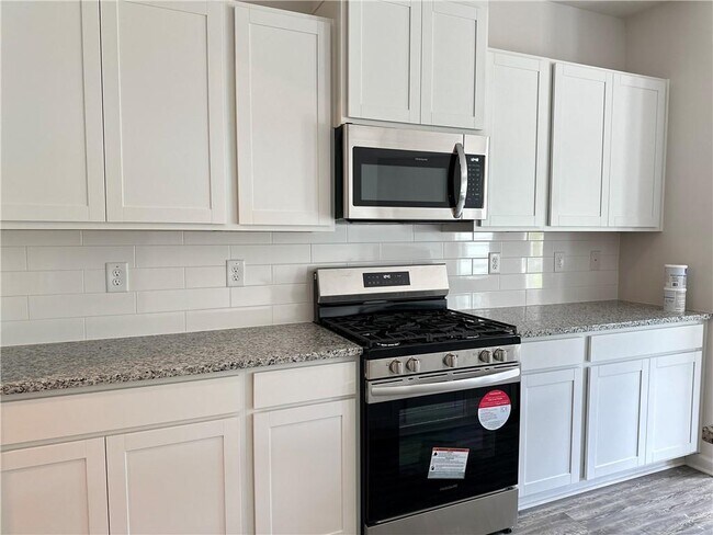 Building Photo - 1138 Chastain Dr