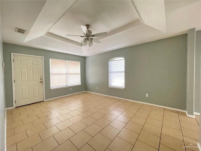 Building Photo - 7 Aruba Dr