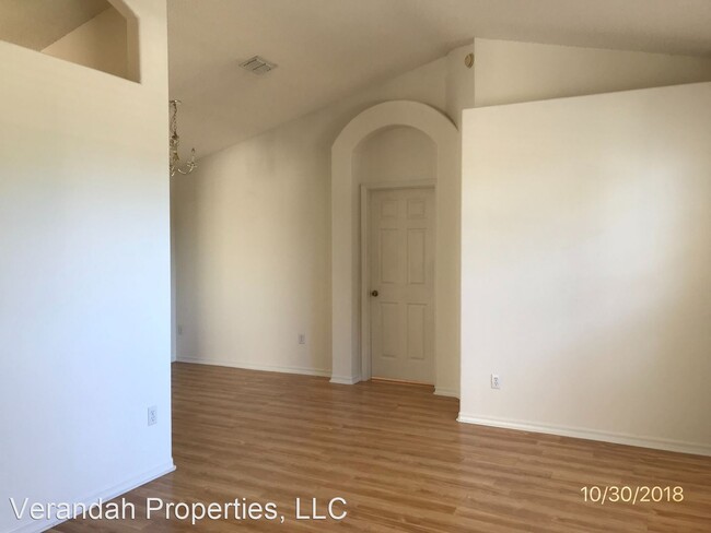 Building Photo - 3 br, 2 bath House - 10749 Oak Glen Circle