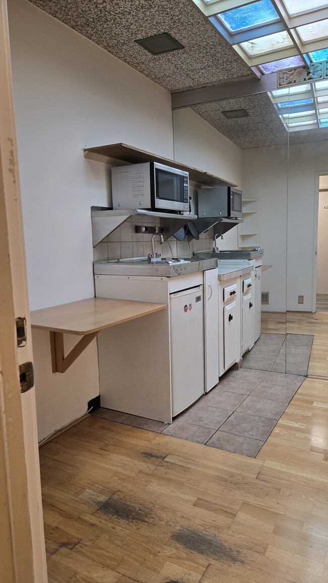 Foto del edificio - 8404 Pershing Dr