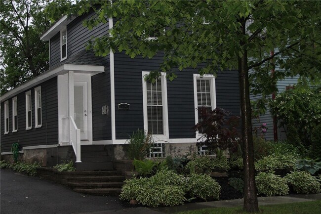 Foto del edificio - 114 Averill Ave