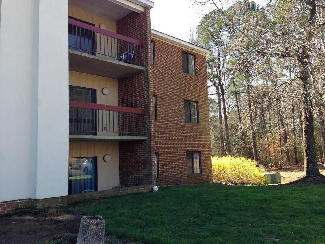 4006 Governors Square, Williamsburg, VA 23188 Apartments in