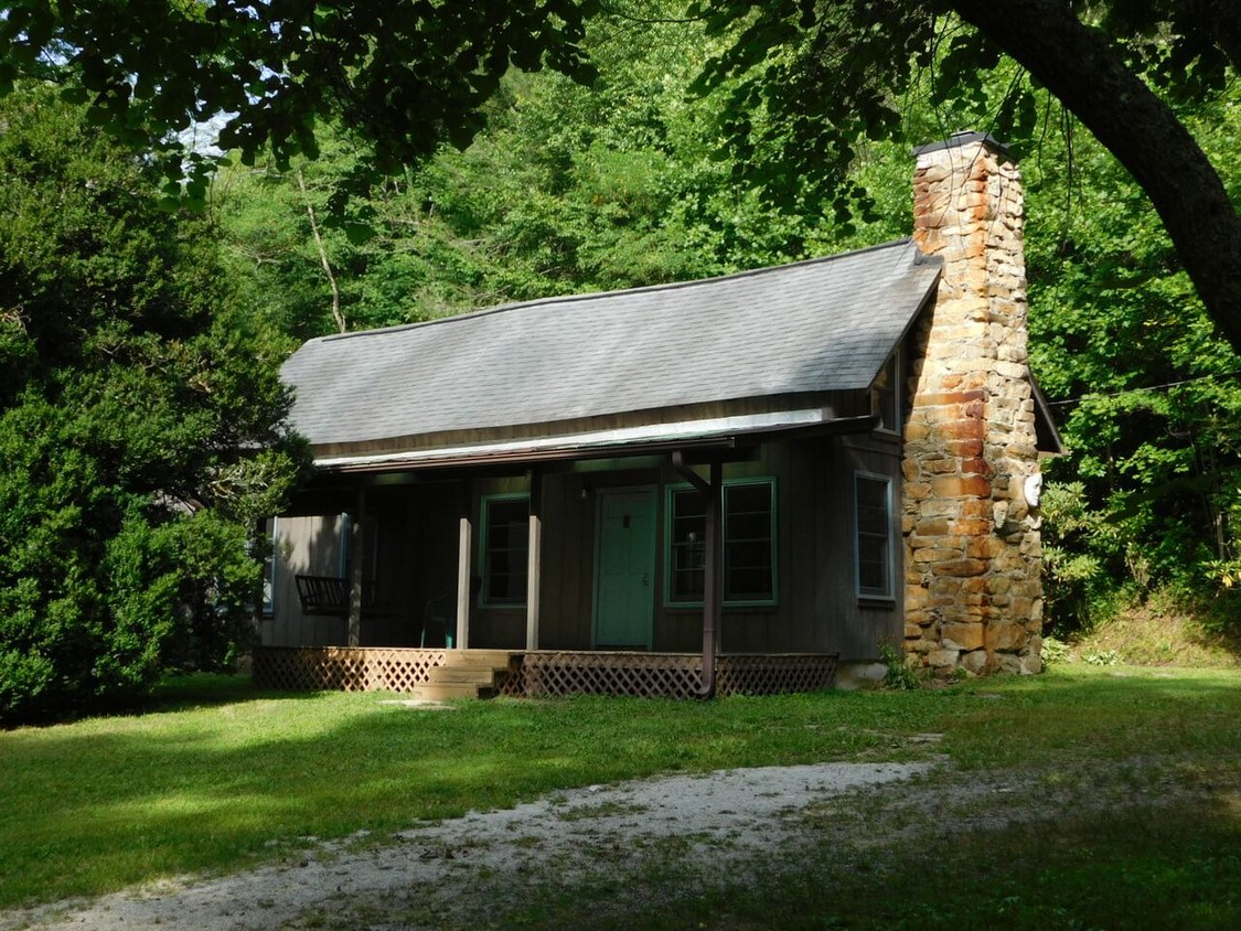 Primary Photo - 1051 Upper Plott Town Rd