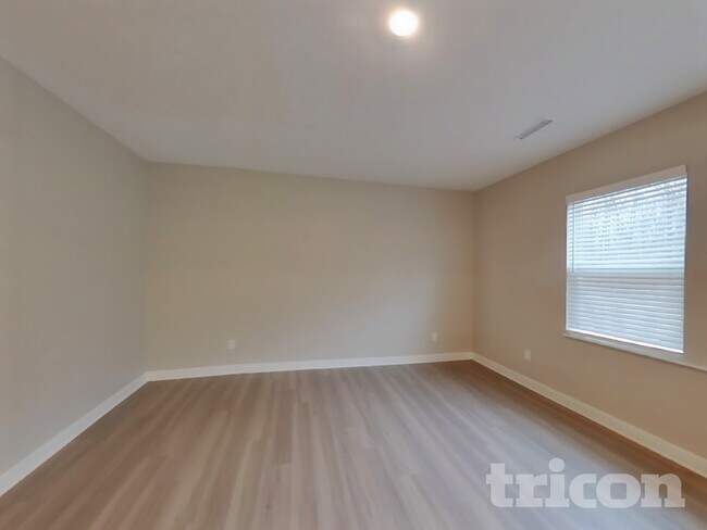 Foto del edificio - 4628 W Mineral Ln