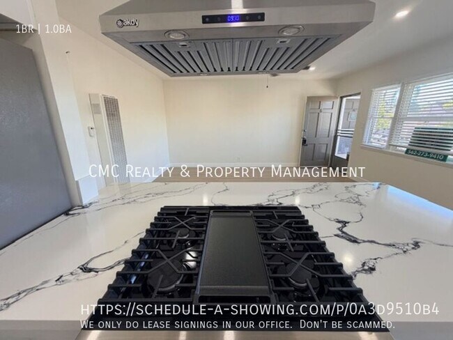 Foto del edificio - 3301 E 2nd-6