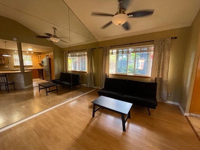Building Photo - Kahana Three Bedroom Home