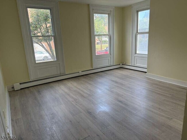 Foto del edificio - 1768 Lawrence St