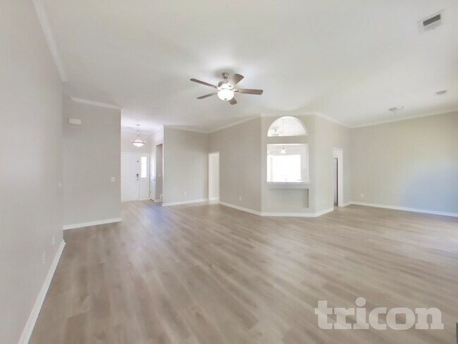 Foto del edificio - 409 Baneberry Ln