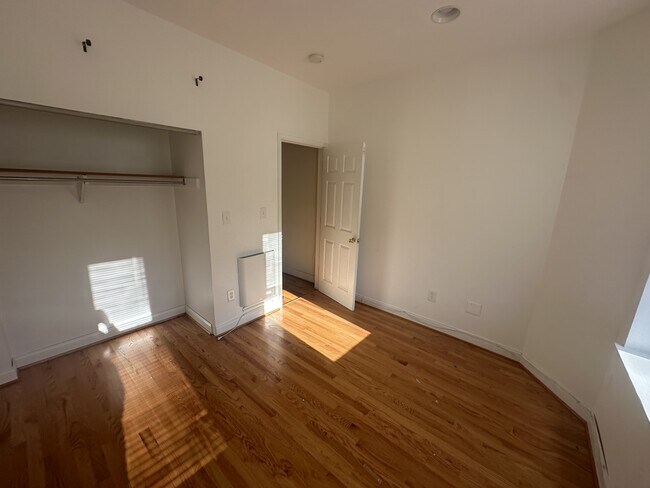 Foto del edificio - 1450 Newton St NW