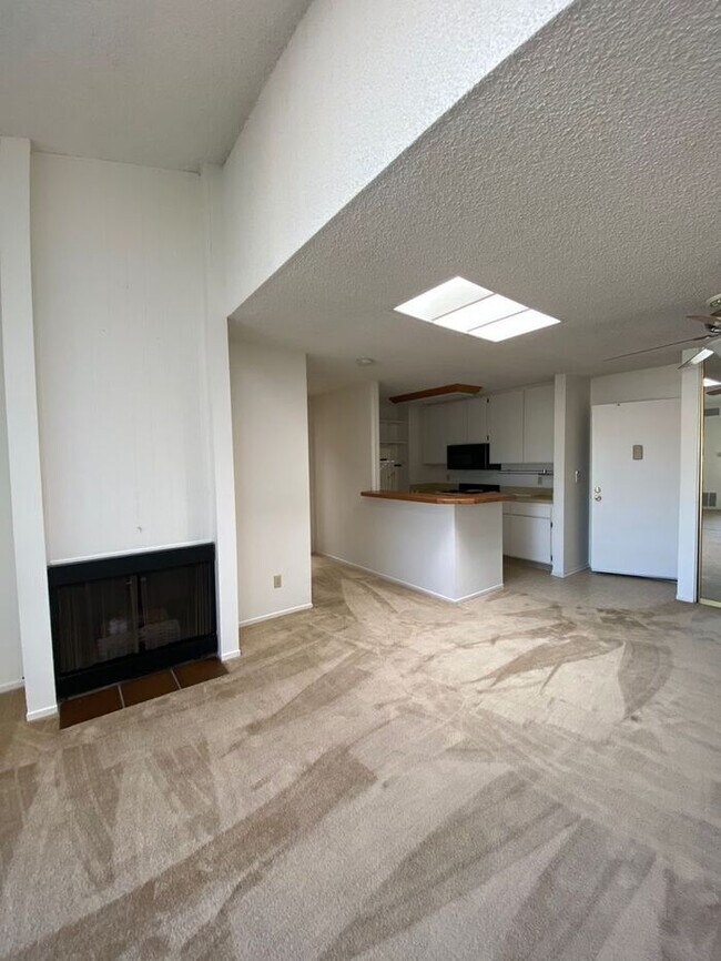 Building Photo - Condo for rent at Mission Village!