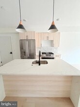 Building Photo - 208 Vine St